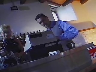 la barista vuole il cazzo nel culo troia anal