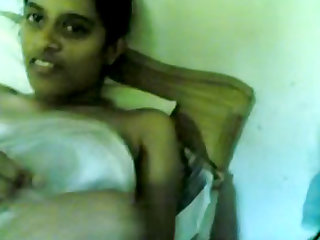 Srilankan girl enjoying an epic pussy toying action